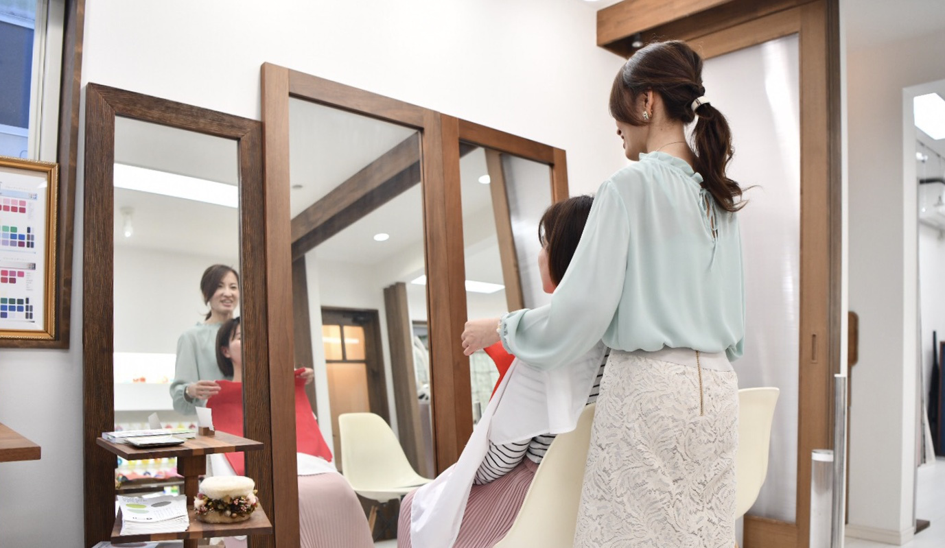 パーソナルカラー診断風景